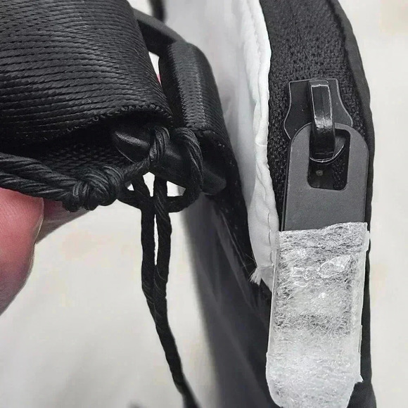 2 Diesel Black Discover Me Messenger Bag - Picture 6 of 12